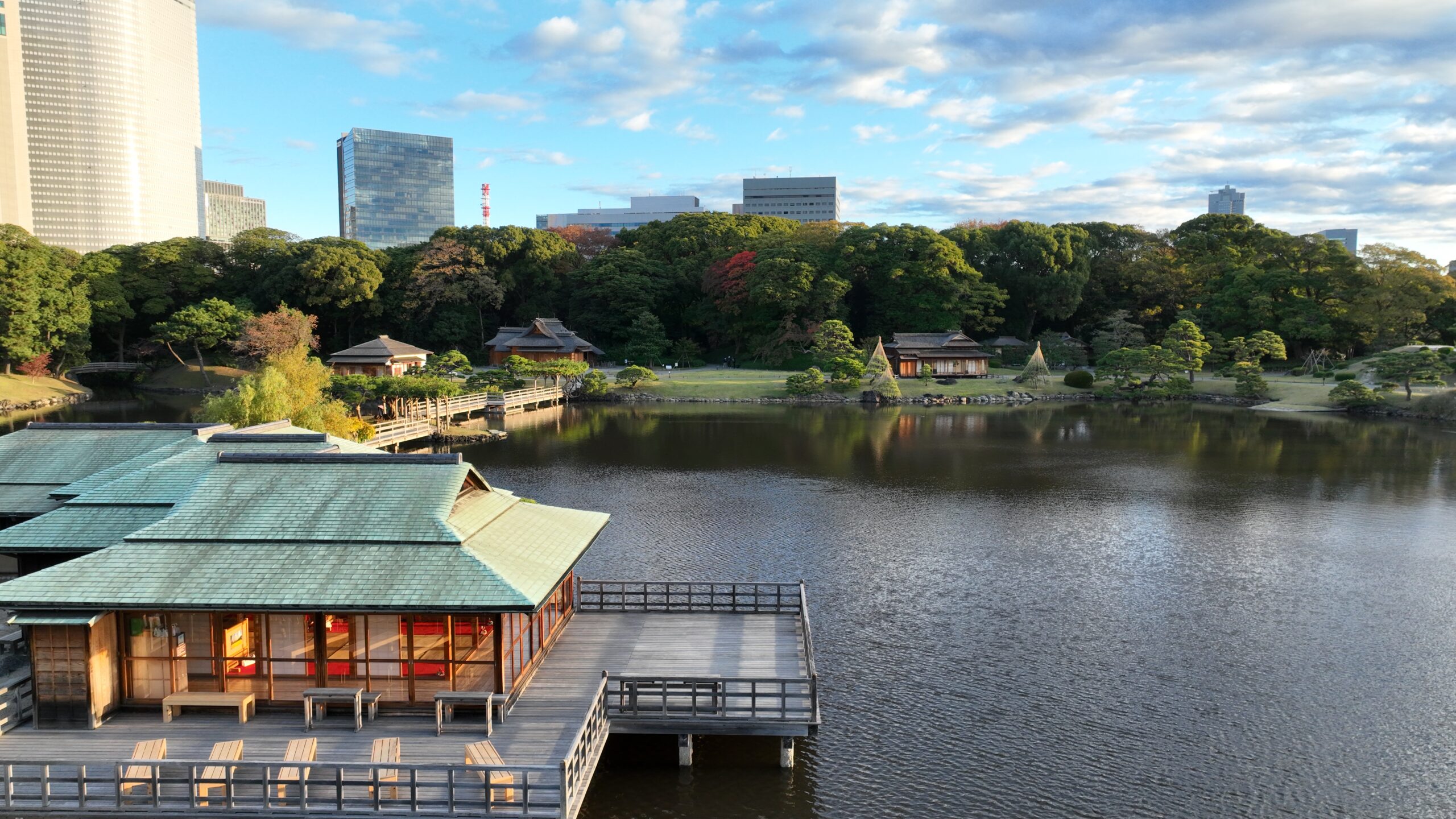 Read more about the article 東京都「浜離宮恩賜庭園」ドローン撮影特別許可